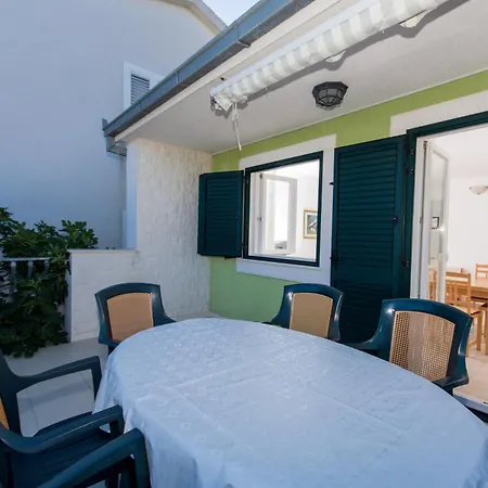 Apartament Marinana *